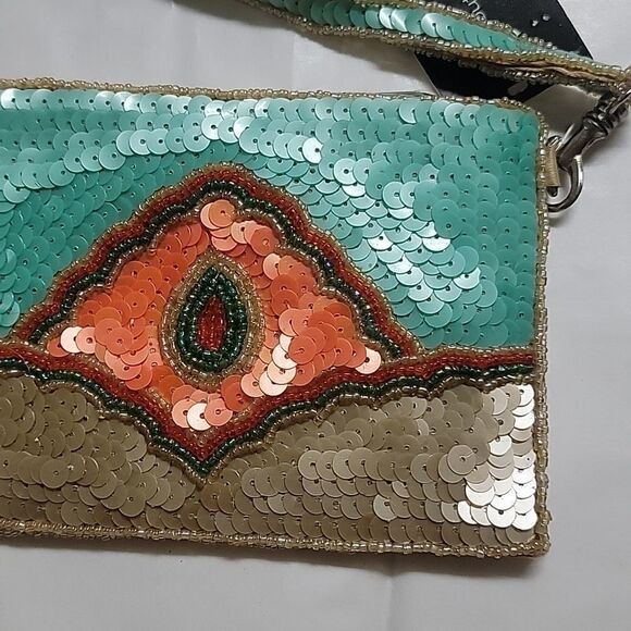 SOUTH MOON UNDER BEADED SEQUINED WRISTLET - NEW! - Picture 3 of 10